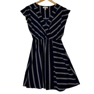 Monteau Los Angeles Womens Size‎ Medium Navy White Striped Dress